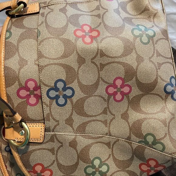 Coach signature tote and wallet - Picture 4 of 11